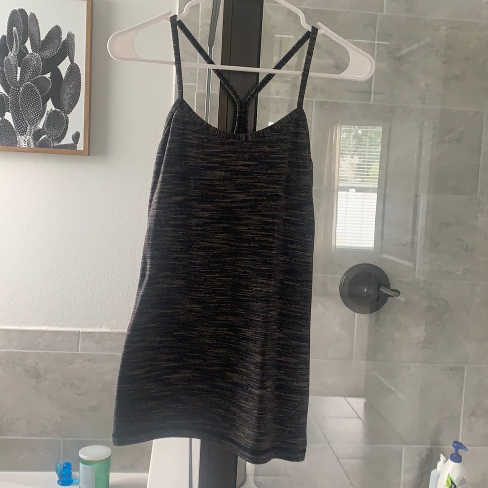 Lululemon workout top